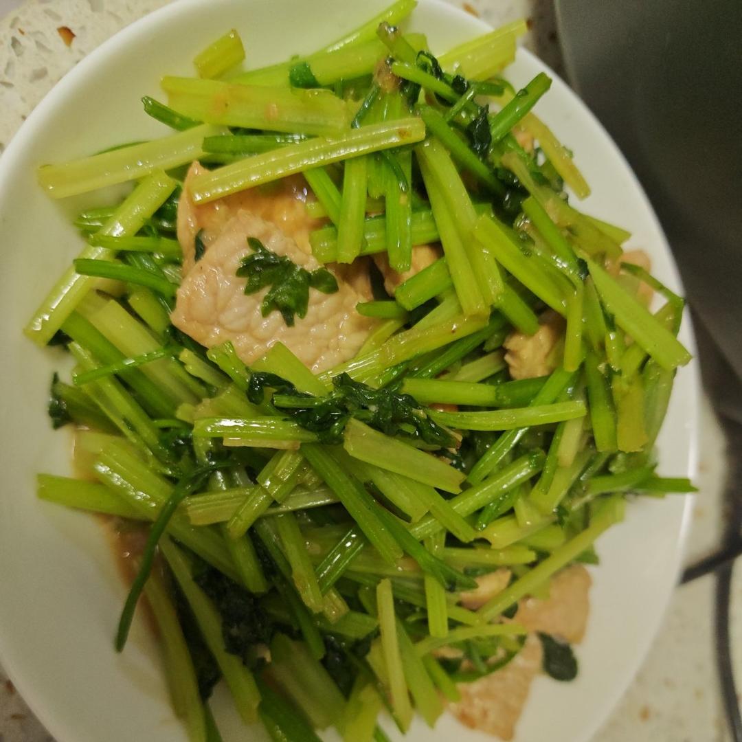 下饭芹菜炒肉