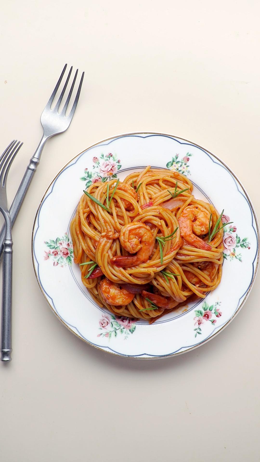 番茄虾仁意面的做法