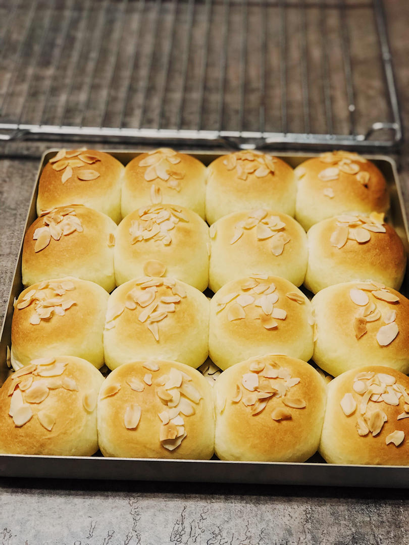 🥛超简单快手，柔软拉丝，一次发酵，牛奶小餐包