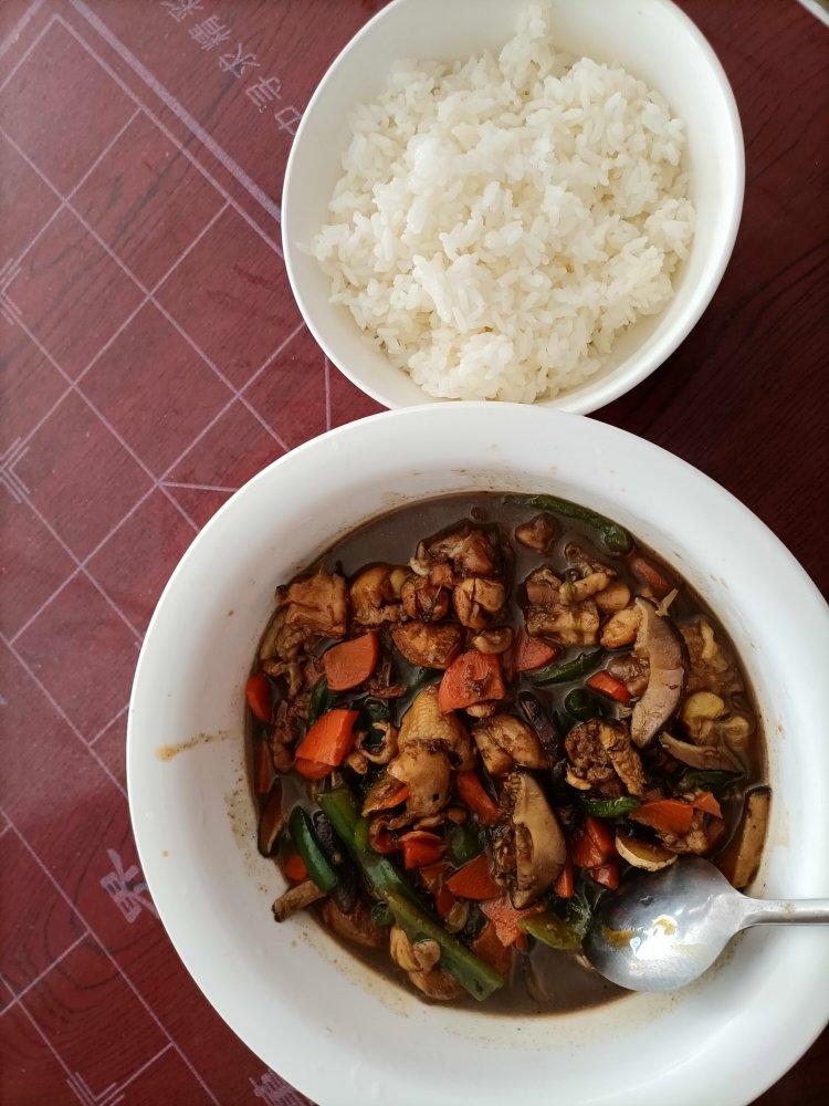 黄焖鸡米饭