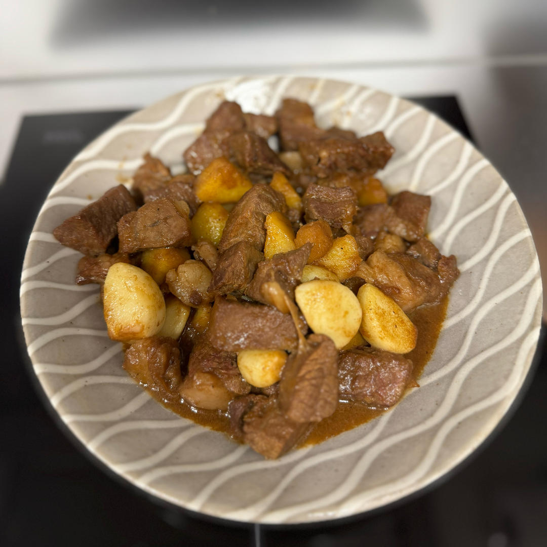 黑胡椒金蒜牛肉粒