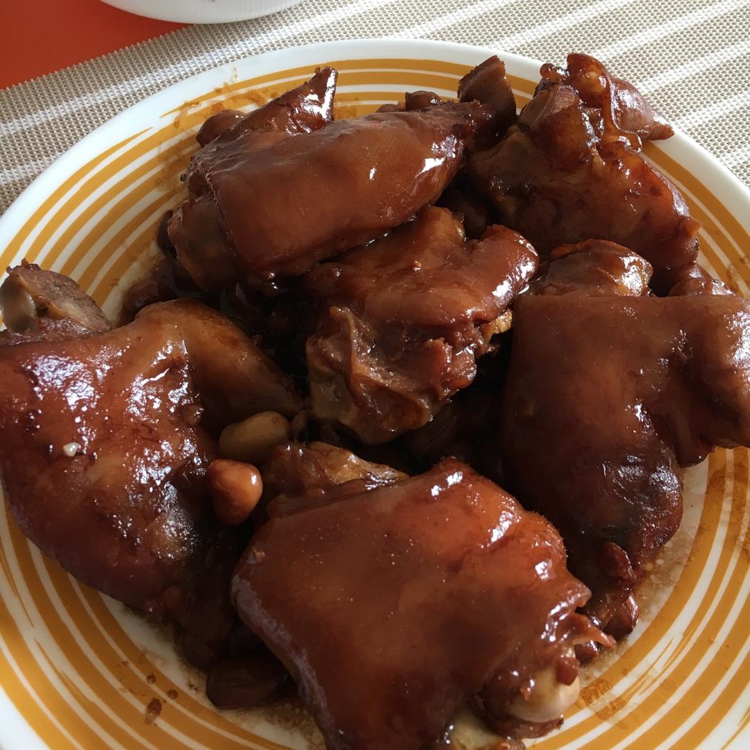 南乳花生猪脚煲