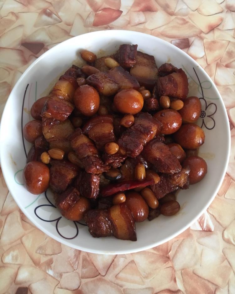 不放油的红烧肉+鹌鹑蛋