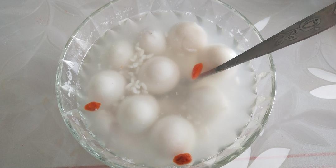 酒酿汤圆