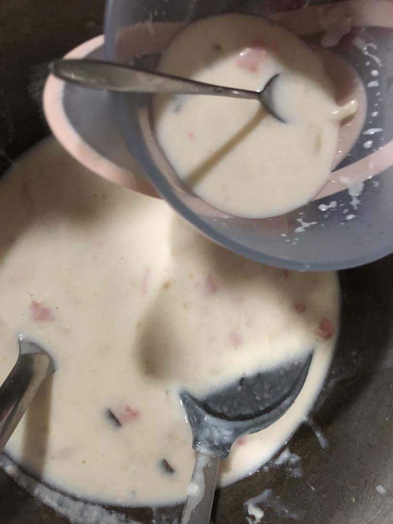 超惊艳奶油蘑菇汤(牛奶版本)