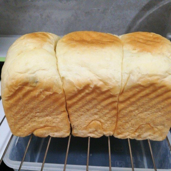 面包吐司(手工30分钟揉出手套膜)