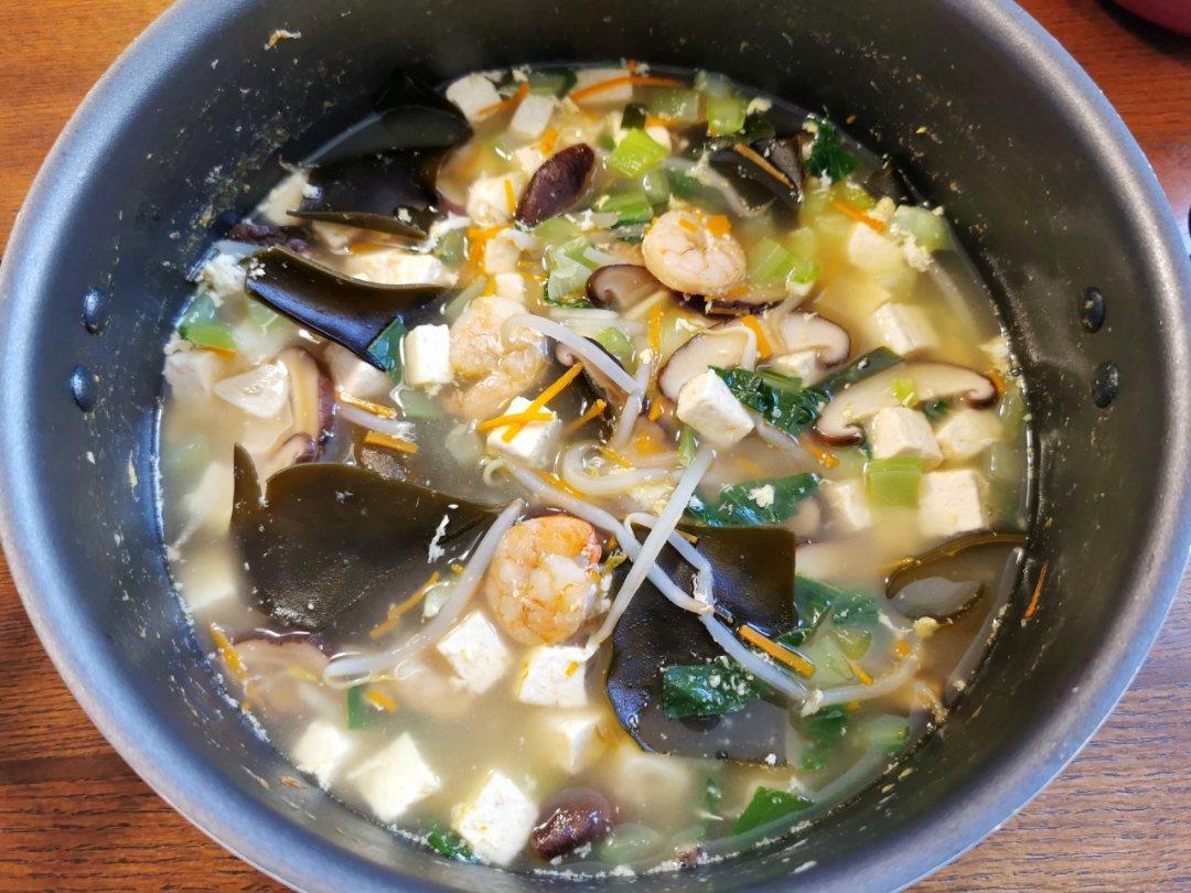 香菇虾仁豆腐汤