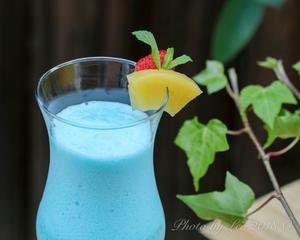 蔚蓝夏威夷鸡尾酒Blue Hawaiian Cocktail的做法 步骤4
