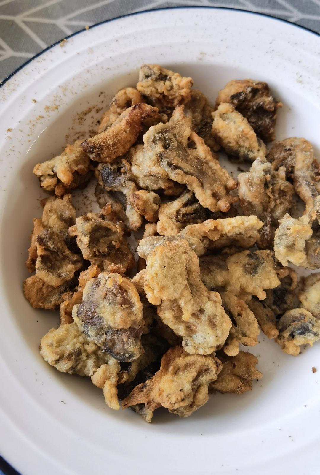 炸蘑菇用不用焯水？裹淀粉还是面粉？厨师长告诉你