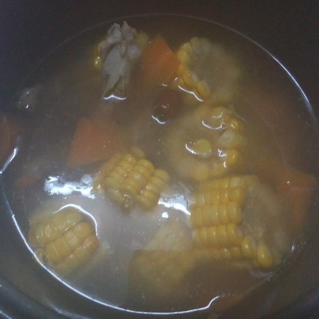 玉米红萝卜鸡汤的做法