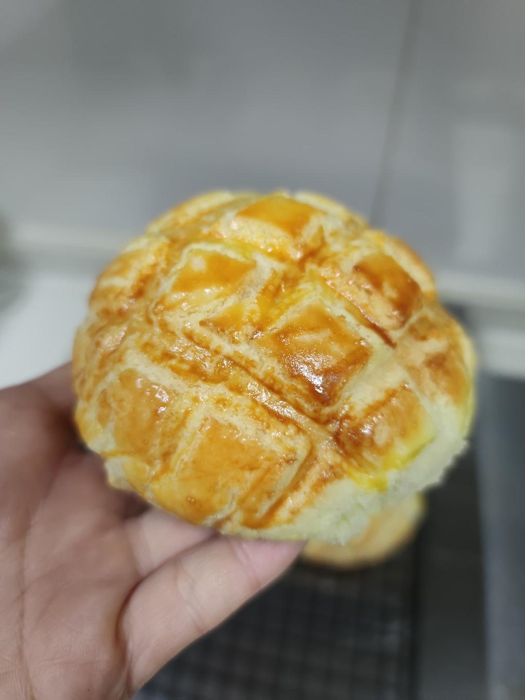 好吃到炸裂的港式菠萝包（附带制作酥皮的小视频）