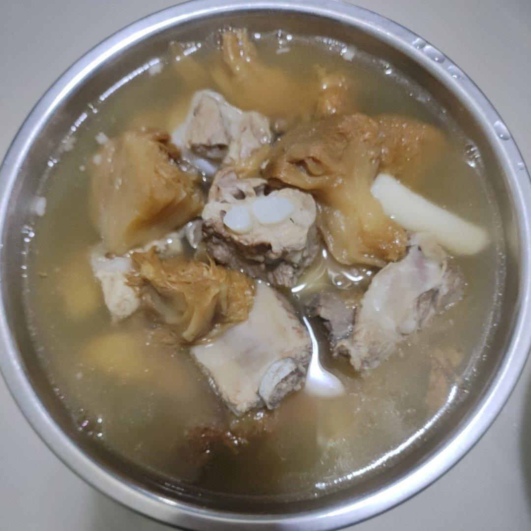 猴头菇炖排骨——老火靓汤