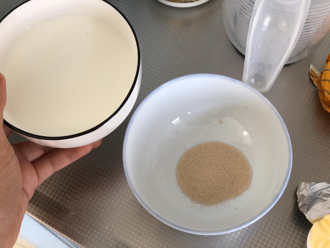 纯奶手撕吐司的做法 步骤1