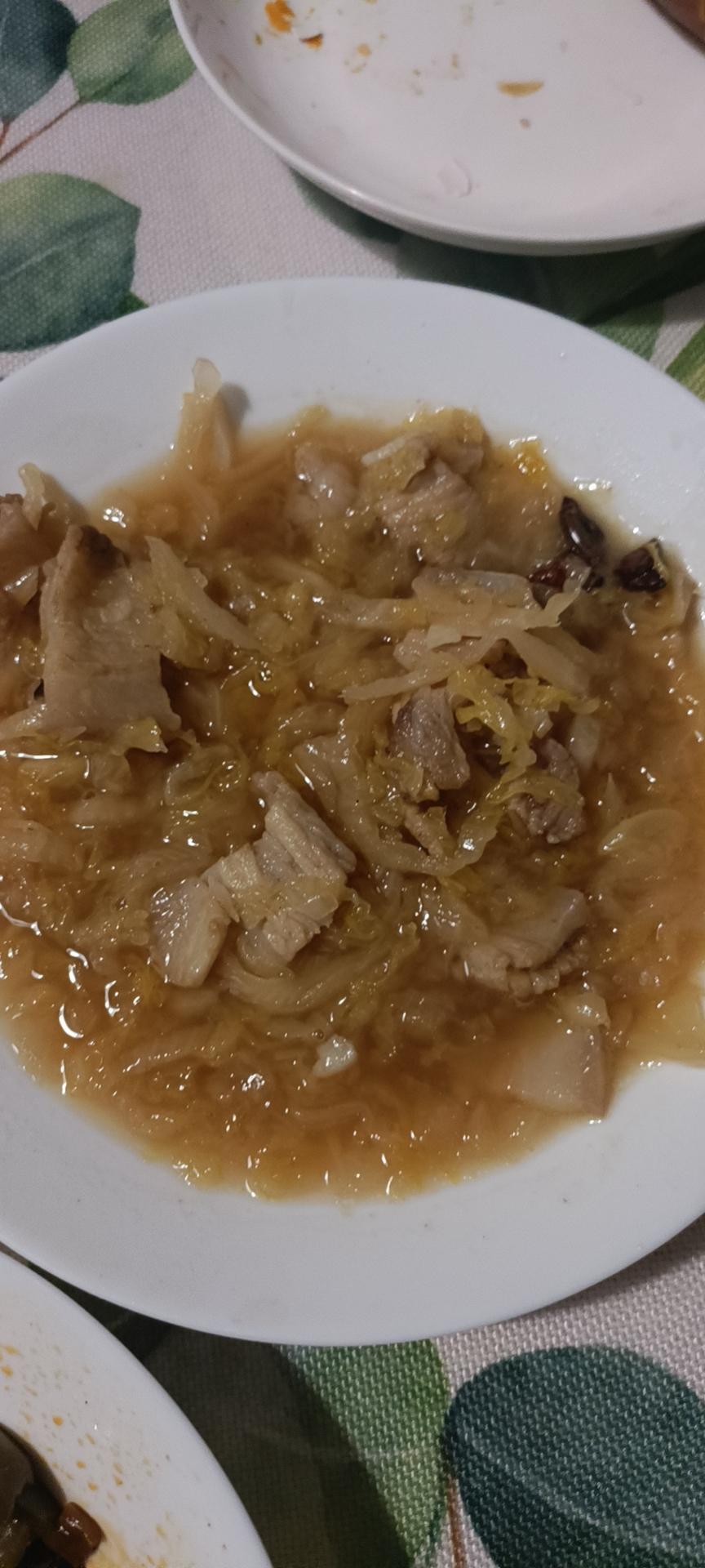 酸菜炖五花肉