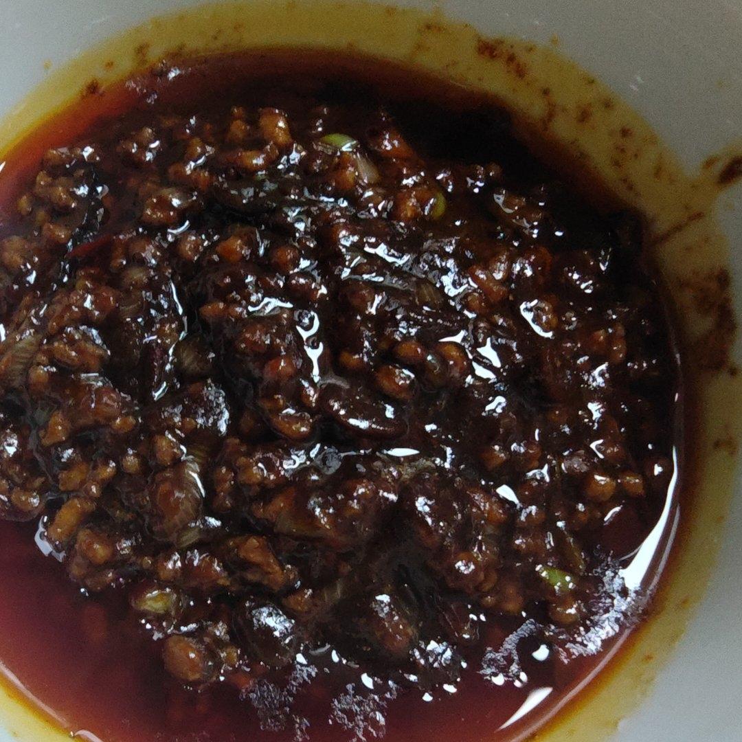 一家四口早餐：杂酱面、芝士香蕉饼