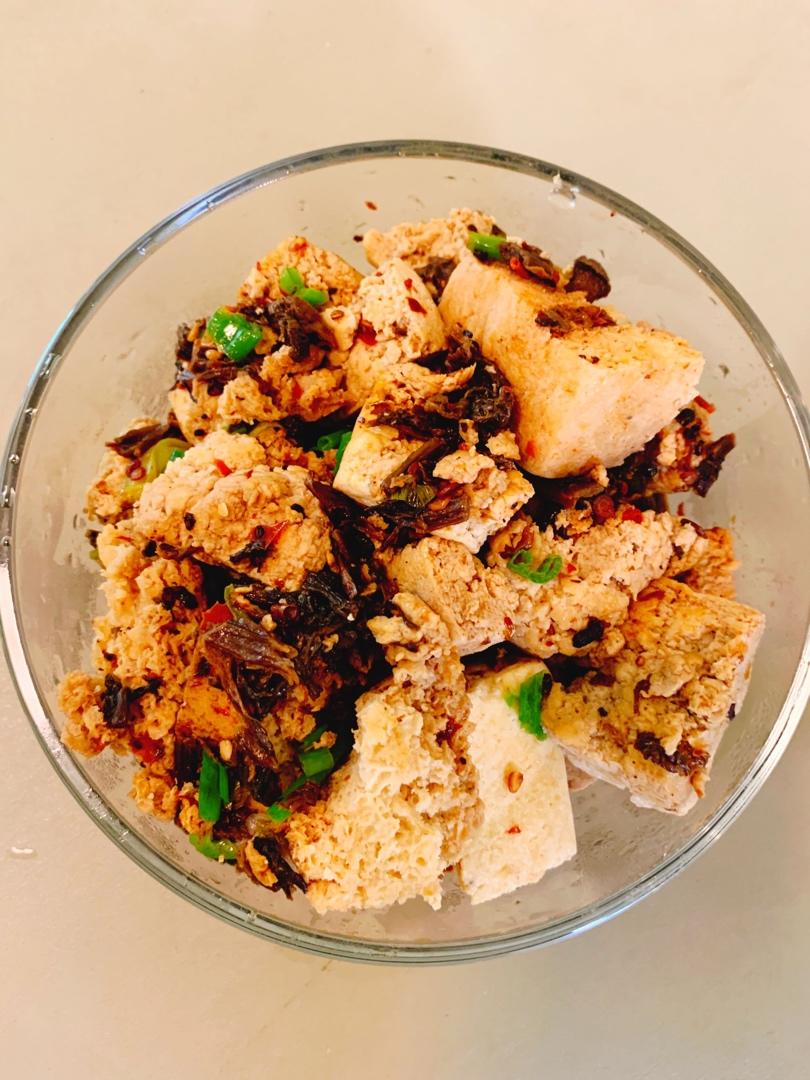 葱烧冻豆腐