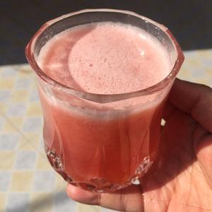 超简单宝宝草莓汁的做法 步骤8