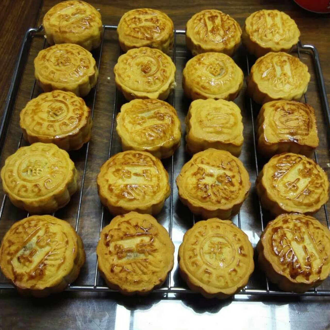广式月饼——蛋黄莲蓉月饼