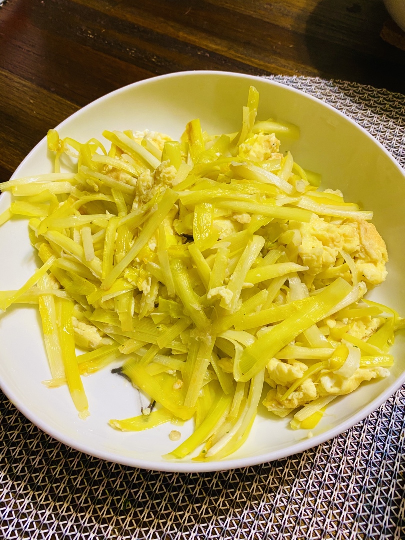 老丁的私房菜－韭黄炒鸡蛋