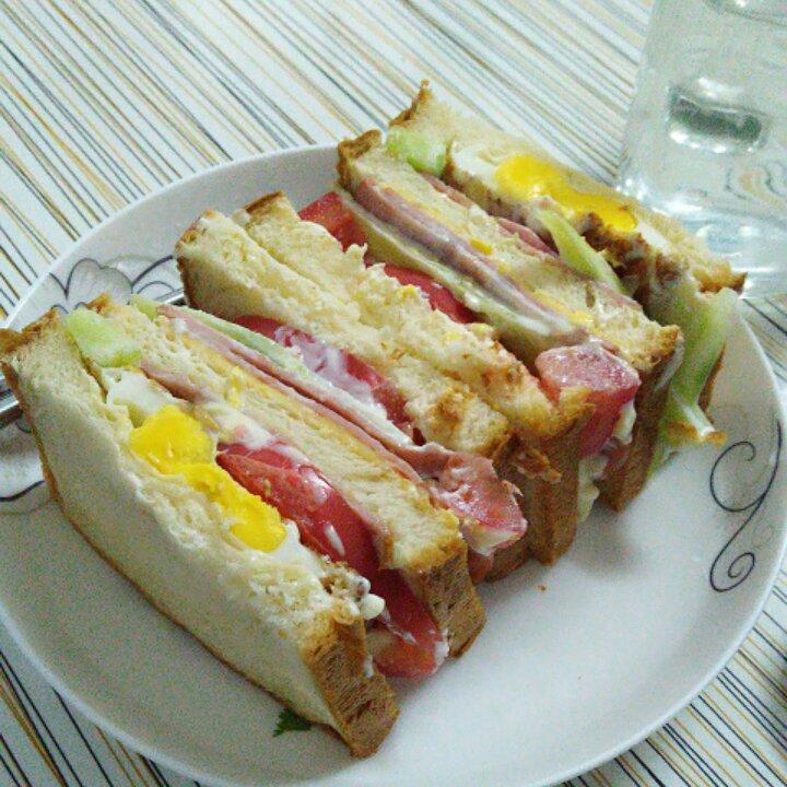 火腿芝士蛋三文治