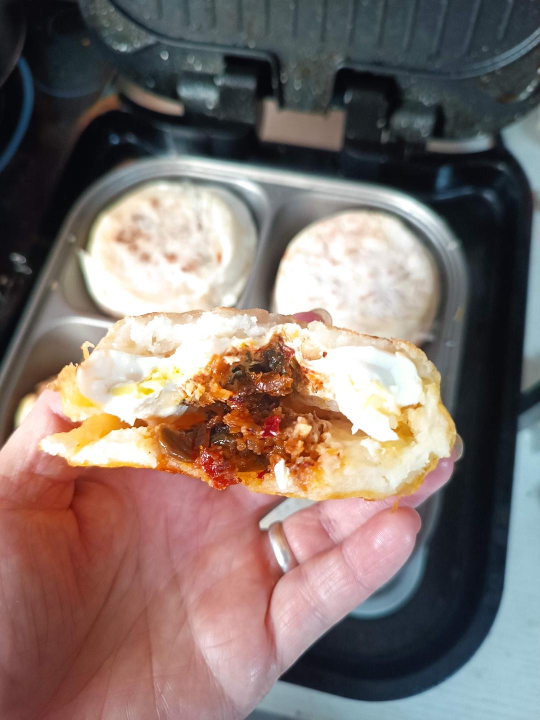 是「肉蛋堡」呀，超越早餐摊👍👍👍