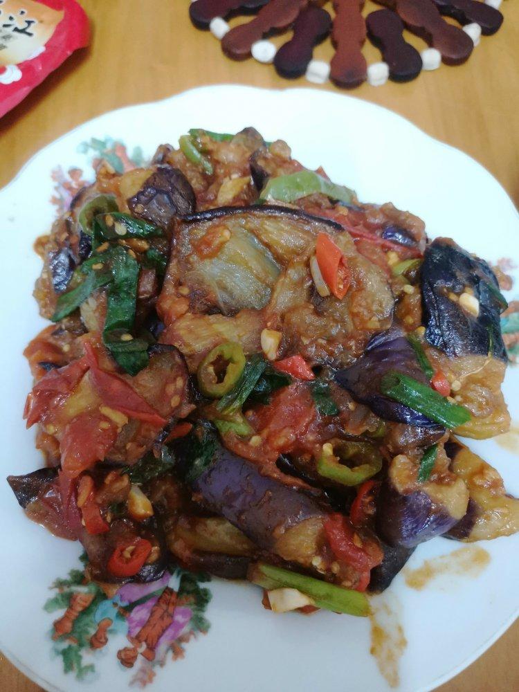 红烧茄子（佐西红柿尖椒）