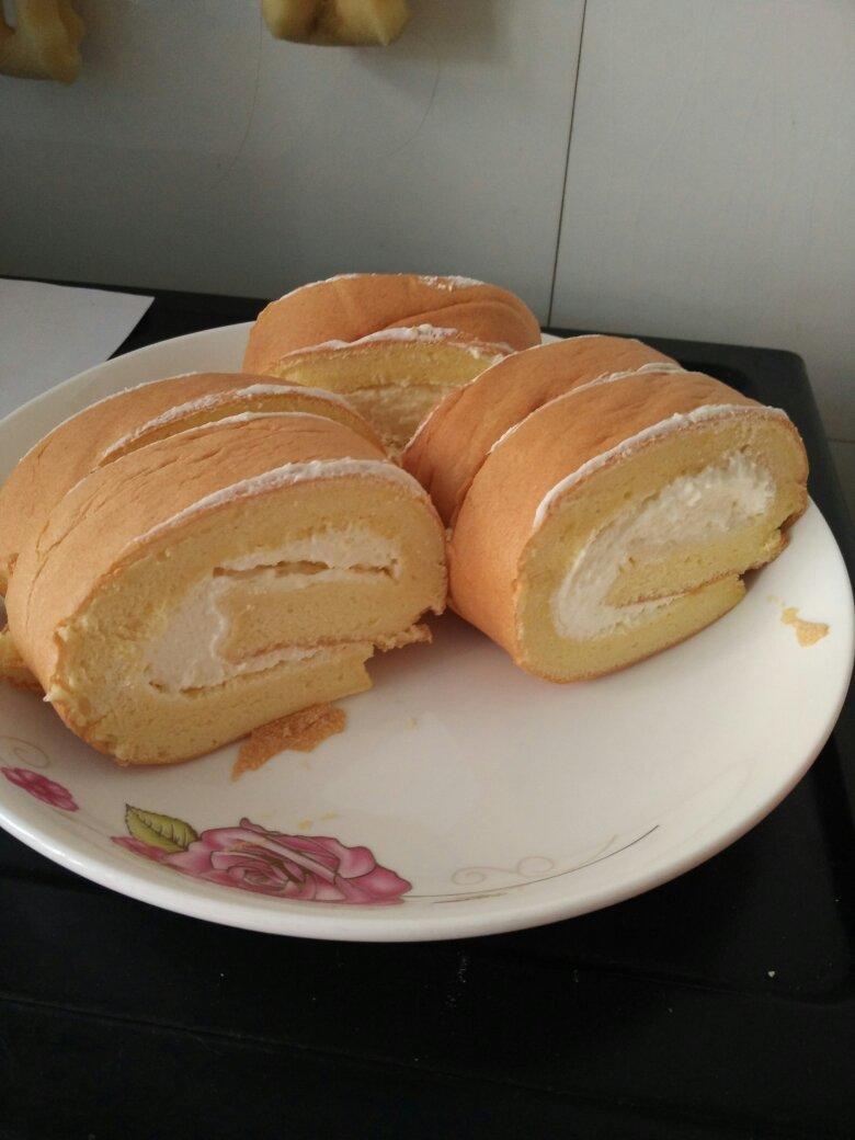 戚风奶油蛋糕卷