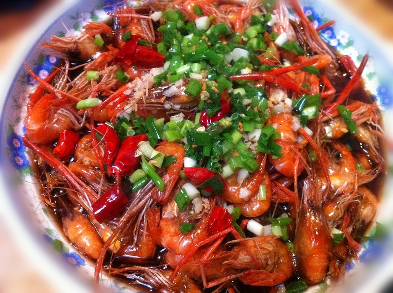 蒜香红汤河虾的做法