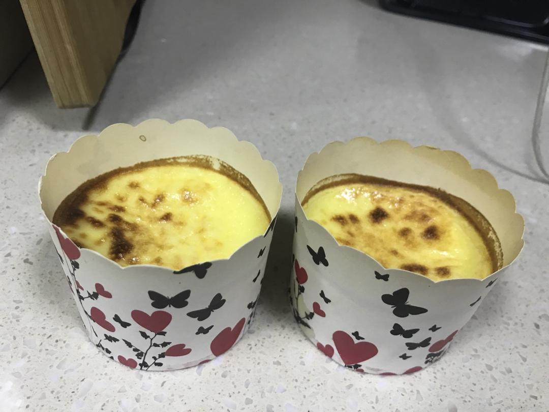 牛奶炼乳布丁
