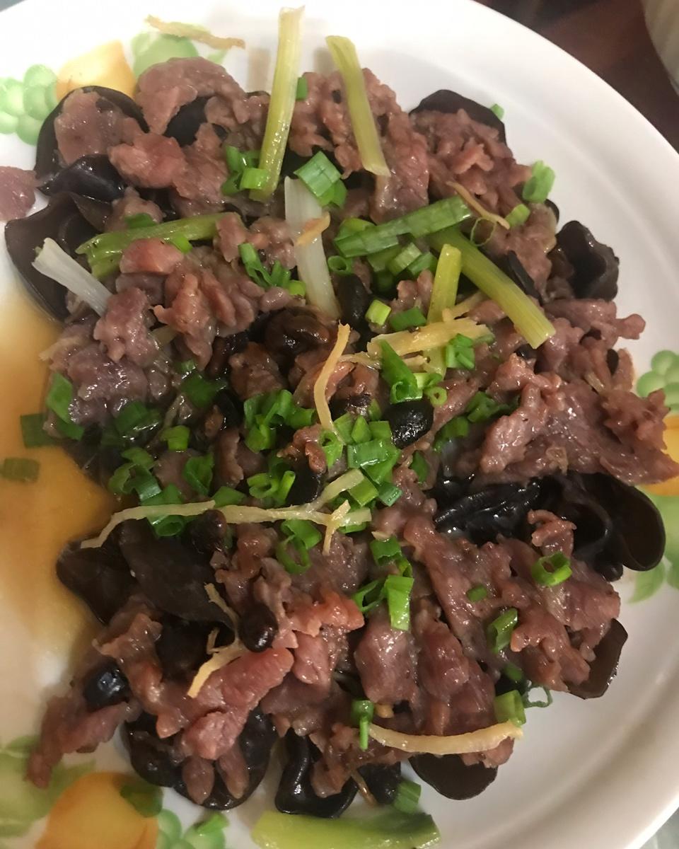 手机用户5921_uhmv做的椒香木耳炒牛肉