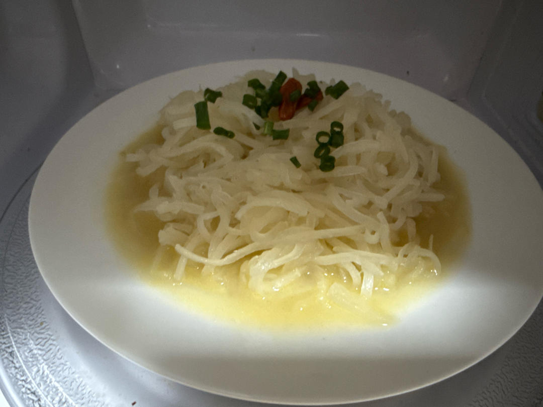 ㊙️菜油鸡汁煨萝卜，萝卜软糯入味，下酒也下饭