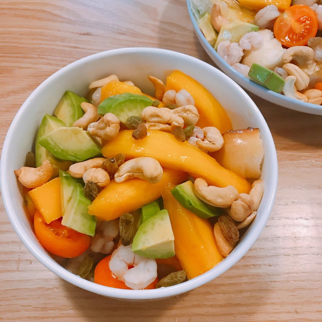 牛油果芒果虾仁沙拉