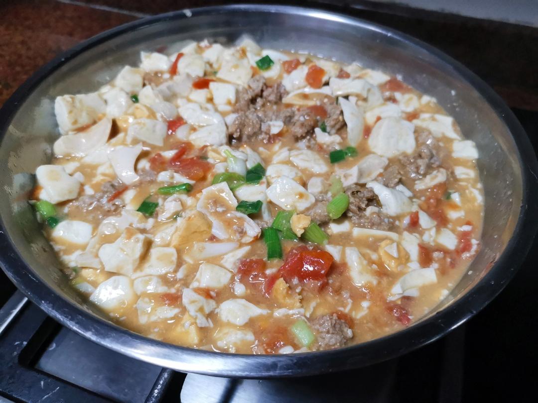 营养又鲜香的咸蛋黄豆腐煲