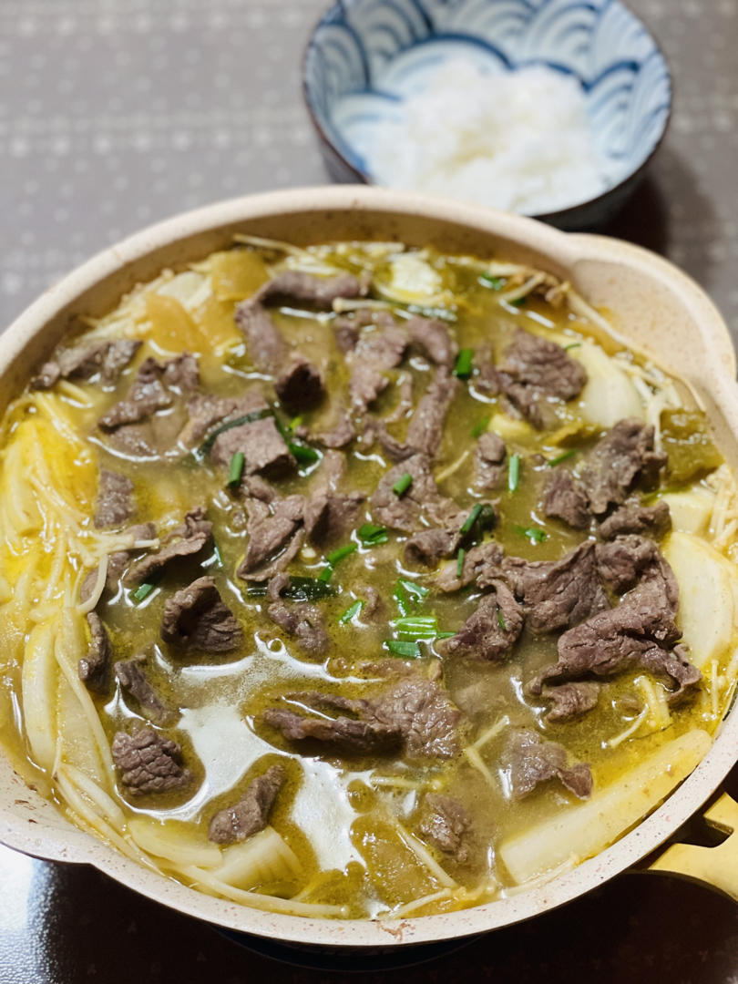 酸菜酸汤肥牛（夏天吃一锅不要太酸爽！！）