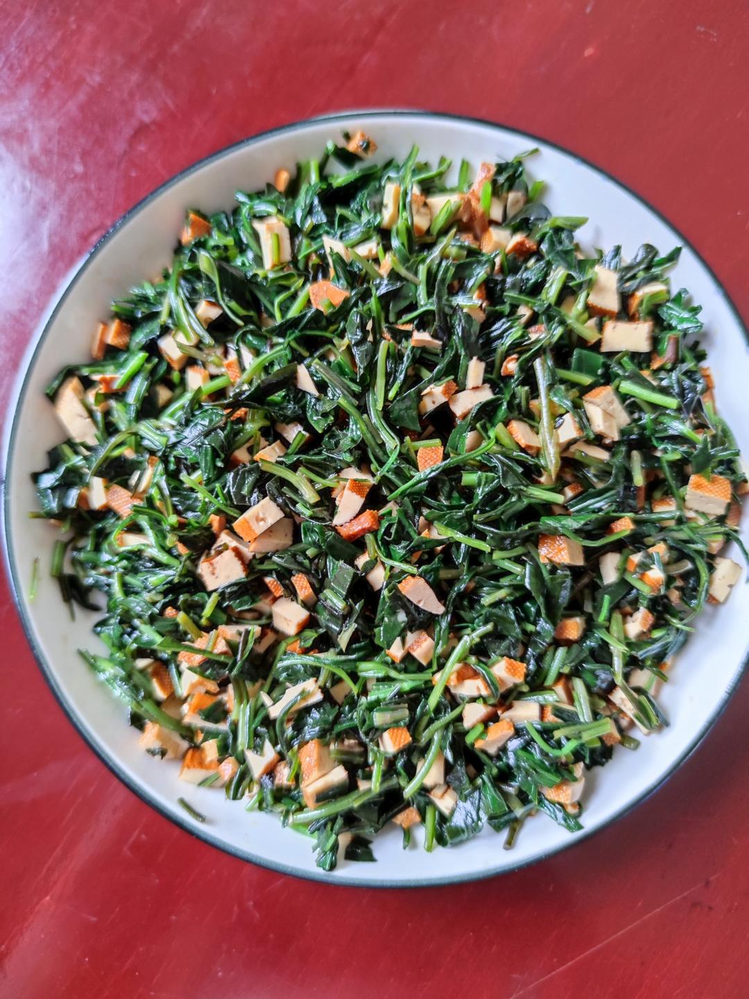 马兰头拌香干，舌尖上的春意一定要尝！