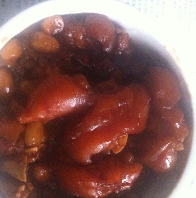 南乳花生猪脚煲