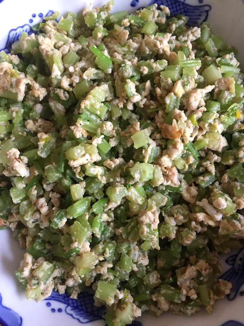 芹菜炒鸡蛋