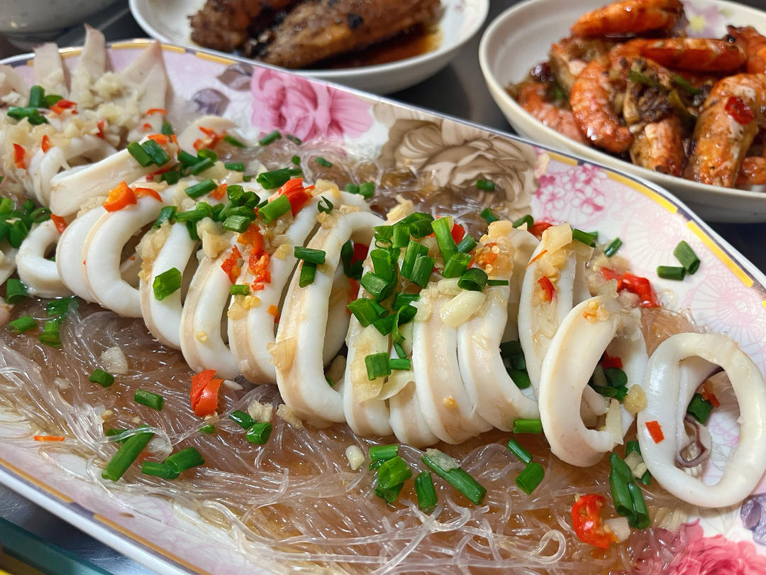 蒜蓉粉丝蒸鱿鱼