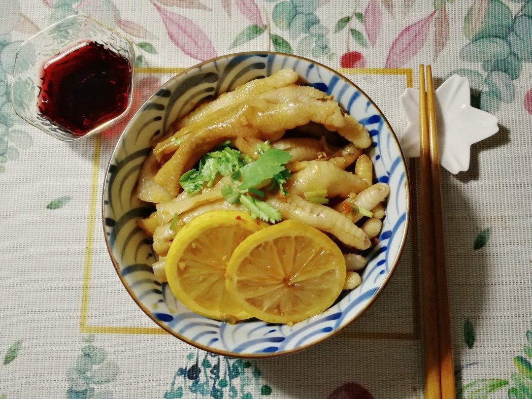 【酸辣无骨凤爪】
