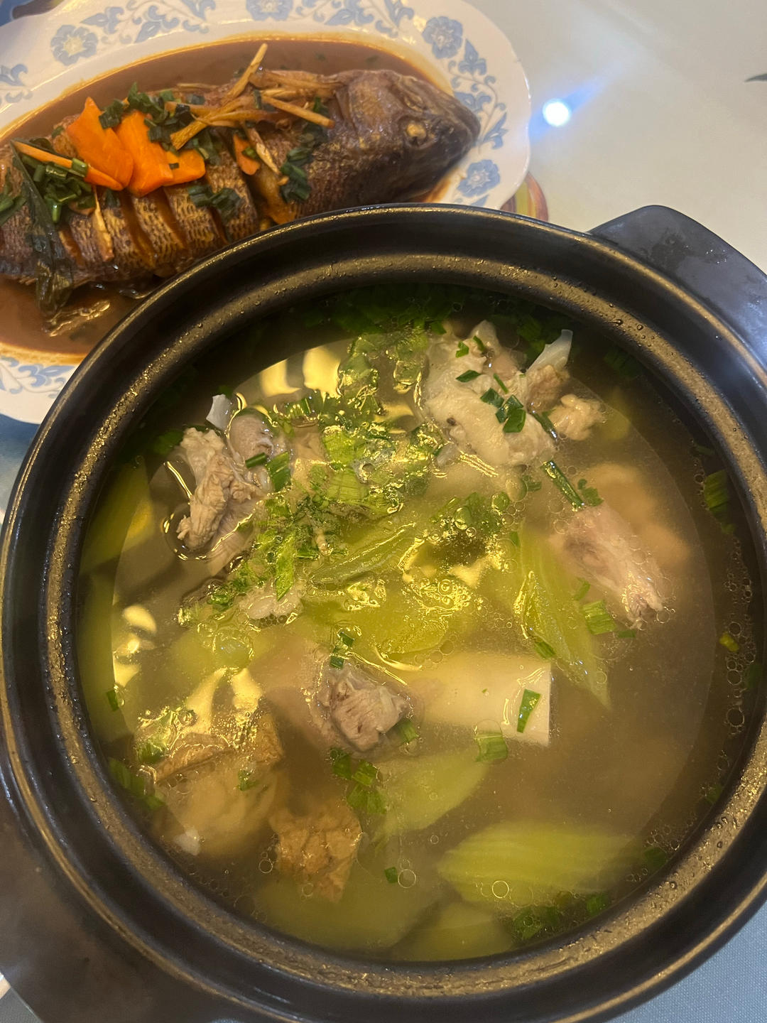 非常简单又美味的大骨头汤