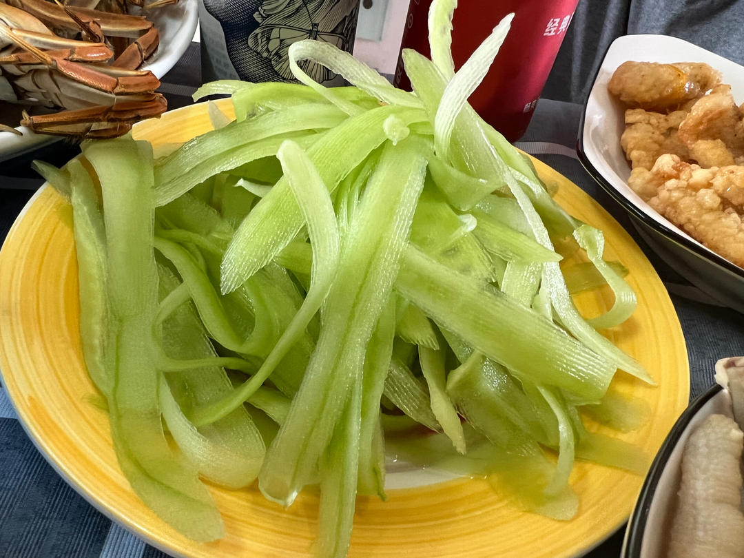 简单的高颜值~蜂蜜拌黄瓜