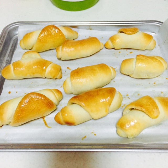 新年第一烤：黄油面包卷儿