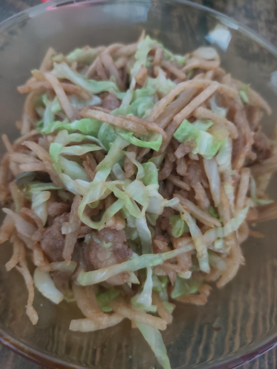 很地摊儿的炒焖饼