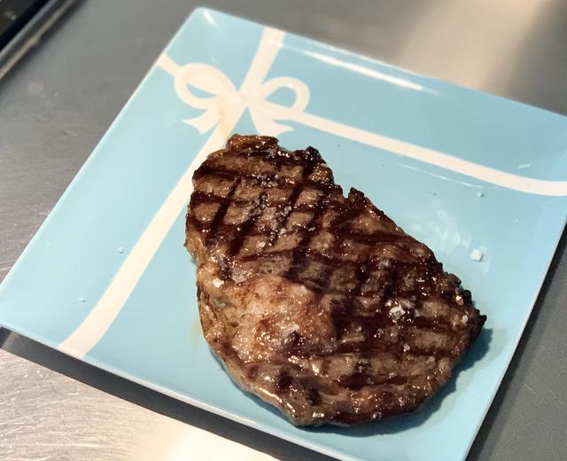 在家也可以吃高级餐厅的牛排|牛排基础版的做法