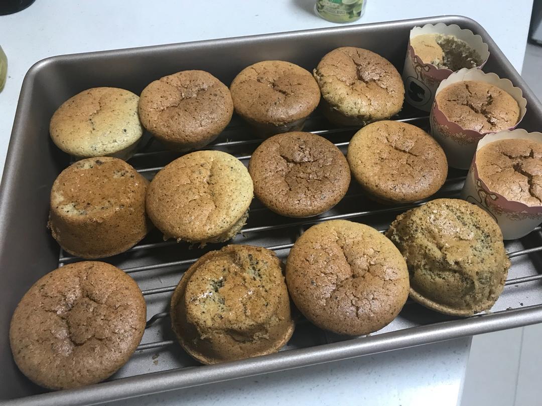 蔓越莓纸杯戚风小蛋糕