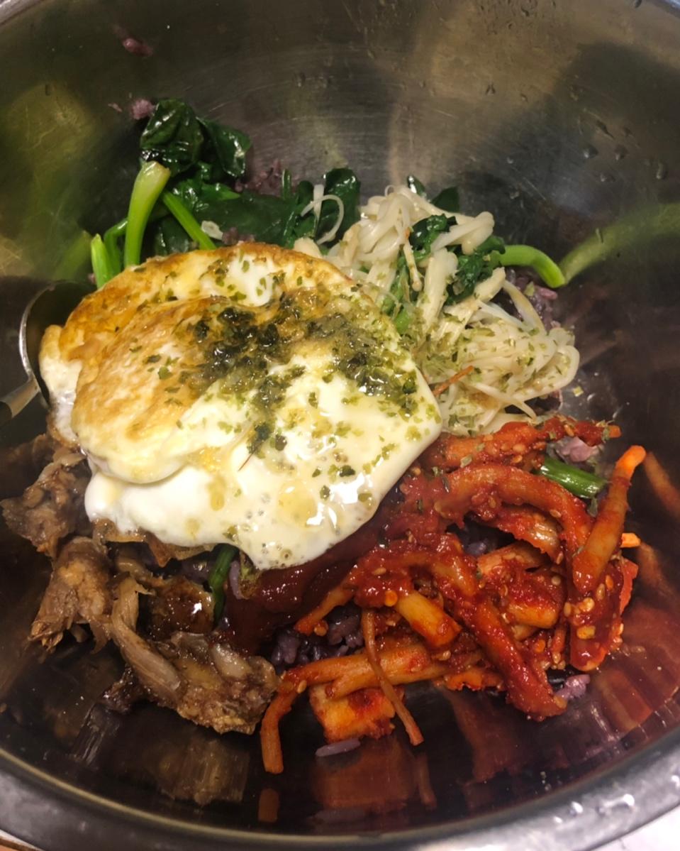 菜比饭多的韩式拌饭