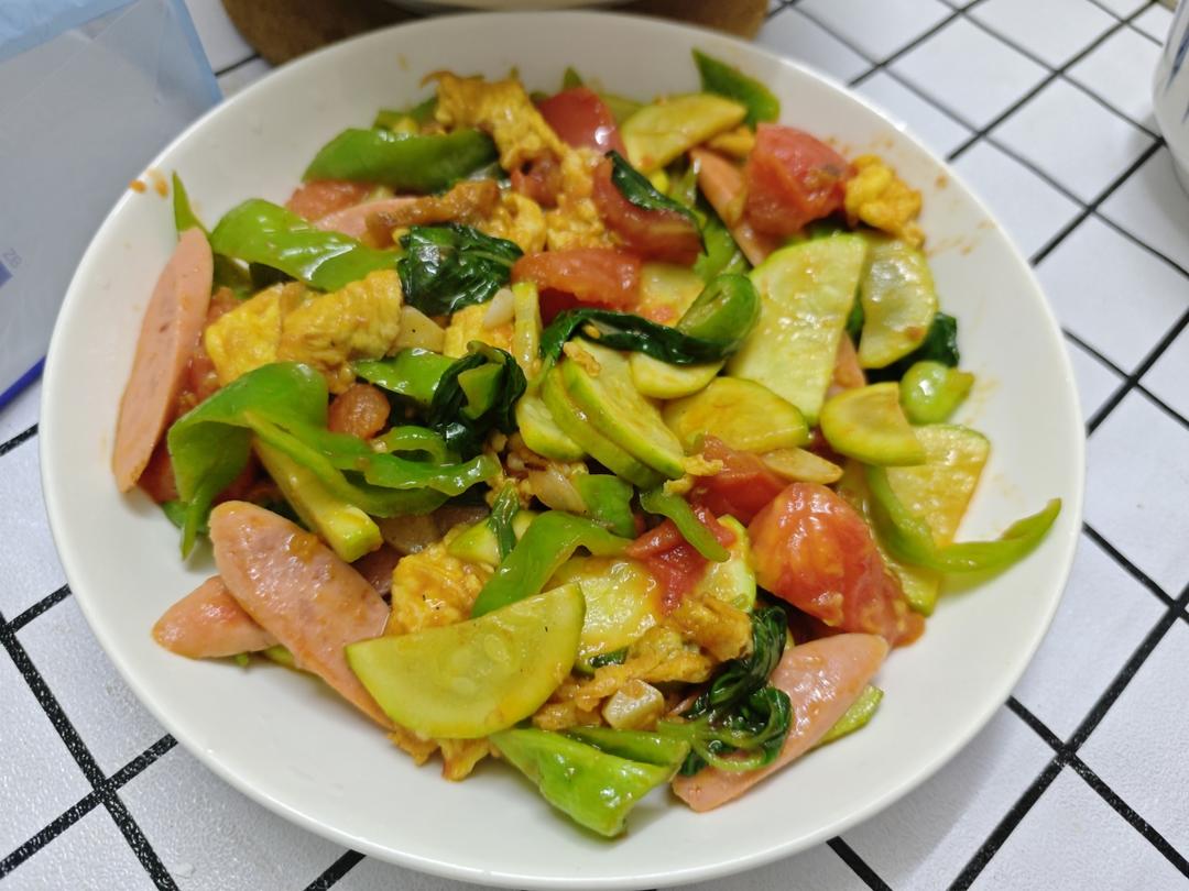 红黄绿打一菜名（🍅西红柿炒西葫芦炒鸡蛋炒火腿肠）