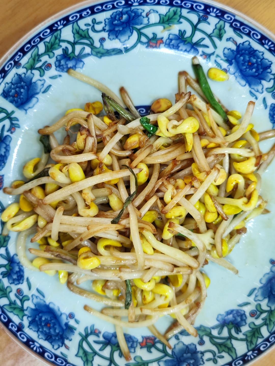 炒黄豆芽多加一步，锅气十足，孩子说太好吃了！