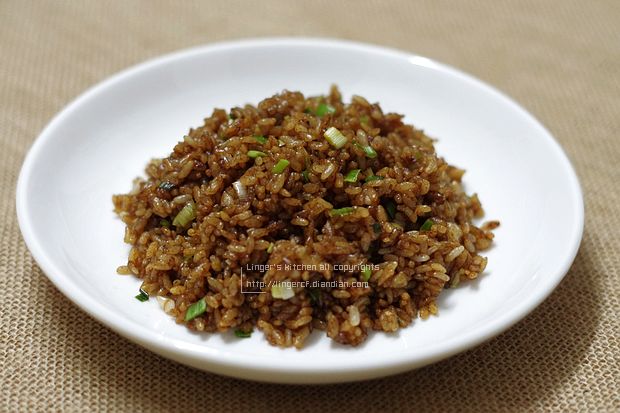 黑炒饭（酱油炒饭）