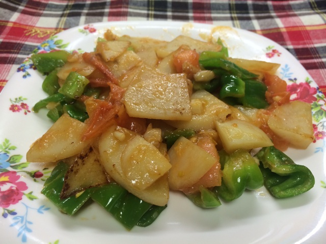 青椒番茄土豆片